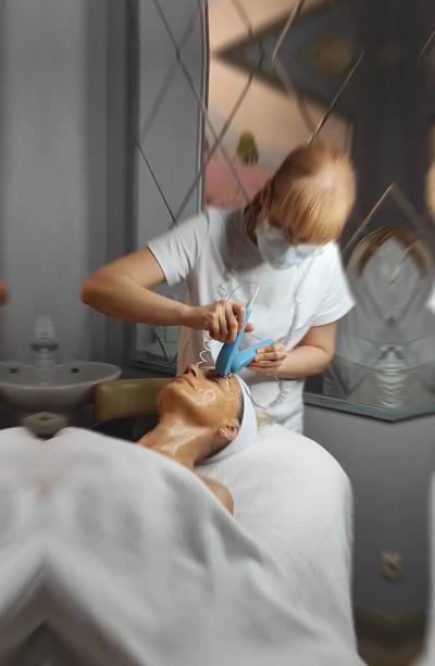 4 КОМПЛЕКСА профессиональных сочетанных уходов для лица, шеи и декольте по специальной цене