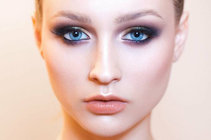 Smoky eyes Smoky eyes